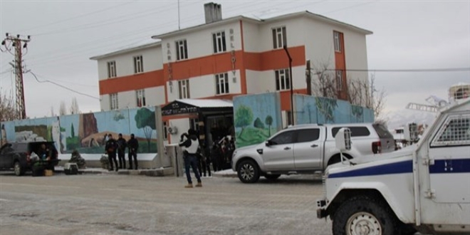 HDP'li iki belediye bakan tutukland