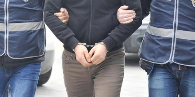 Aksaray'daki FET operasyonunda yakalanan iki zanldan biri tutukland