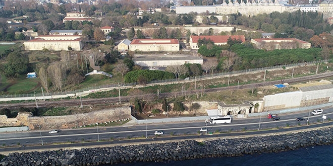 Denize kaydığı tespit edilmişti, istinat duvarlı önlem alındı