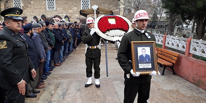 Astsubay kalbine yenik düştü