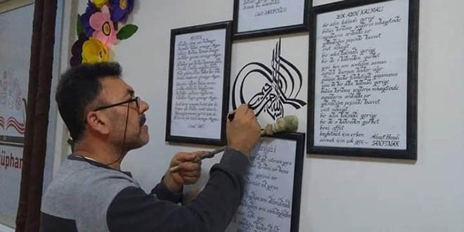 G�n�ll� imam okul duvarlar�n� canland�rd�