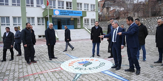 Okul bahçeleri geleneksel oyun alanlarıyla donatılıyor