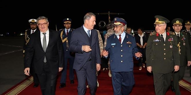 Bakan Akar ve Orgeneral Yaşar Güler Katar'da