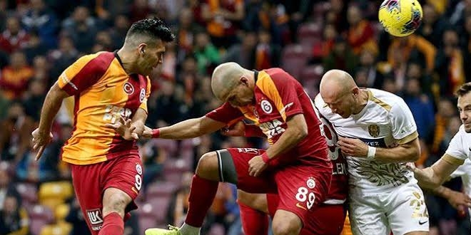 Galatasaray'da kt gidi sryor