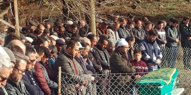 Kazadan 7 ay sonra ölen Süleyman, toprağa verildi