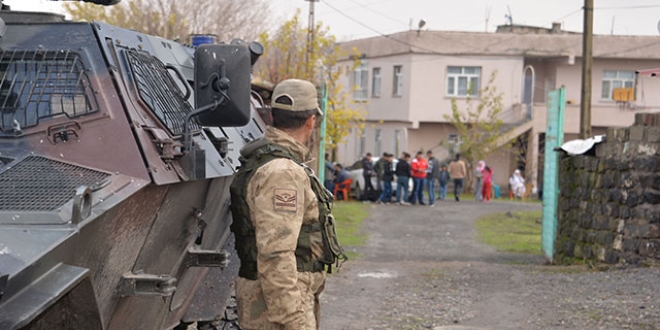 Boşanan çiftin aileleri kavga etti: 12 yaralı