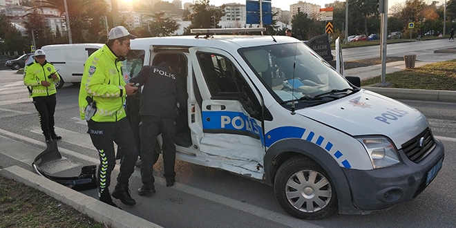 Samsun'da polis aracı kaza yaptı: 2 polis yaralı
