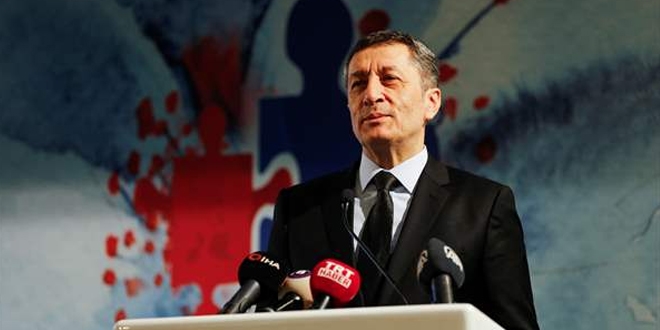 Bakan Selçuk: Çocukların ekranla ilişkileri kontrol edilmeli