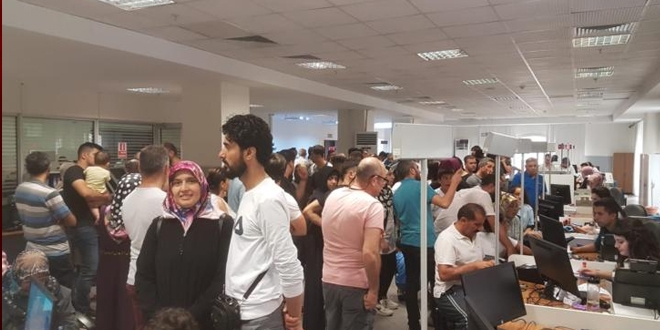 Kimlik de�i�iminde ceza s�ylentileri n�fus m�d�rl�klerini doldurdu