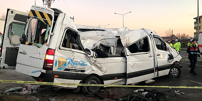 Öğrenci servisi kazasındaki ölü sayısı 2'ye çıktı