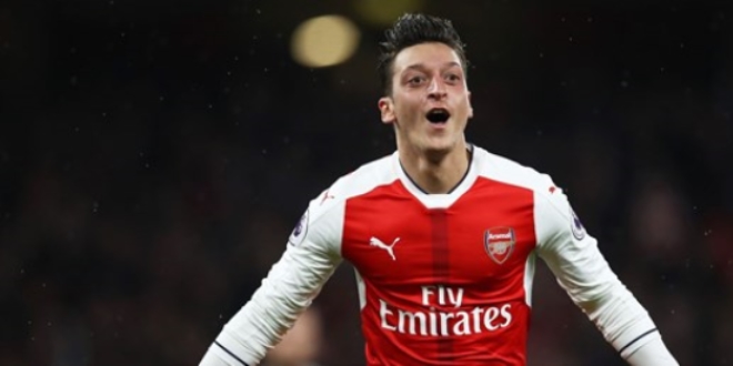 Mesut Özil, Playstation'ın Çin sürümlerinden çıkarılıyor