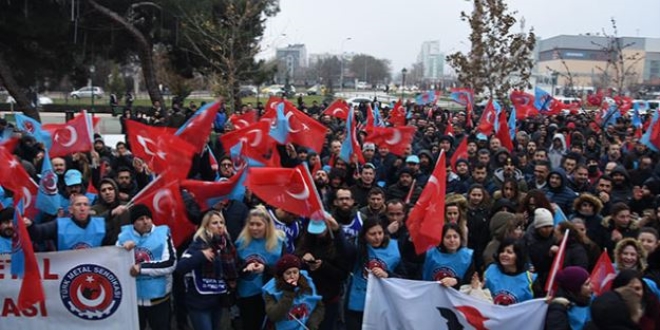 Eskişehir'de işçilerden 'toplu sözleşme' eylemi