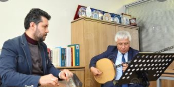 T�p profes�r� yar�m kalan m�zisyenlik hayalini yapt��� alb�mle tamamlad�