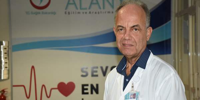 Doktorun ölümün eşiğinden mutluluğa uzanan hayatı