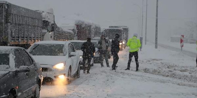 Kar ya Kahramanmara-Kayseri yolunu kapatt