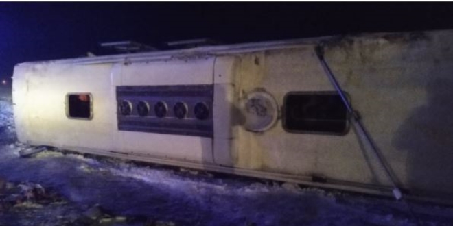 Kayseri'de yolcu otobsnn devrilmesi soncu 23 kii yaraland