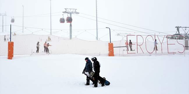 Erciyes Kayak Merkezi'nde kar kalnl 1 metreye ulat