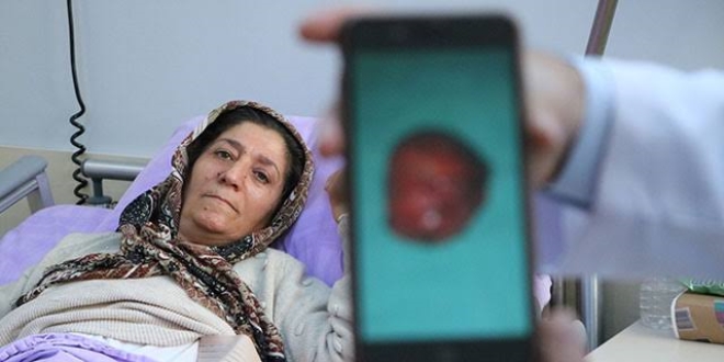 Karın ağrısıyla hastaneye gitti, hayatının şokunu yaşadı