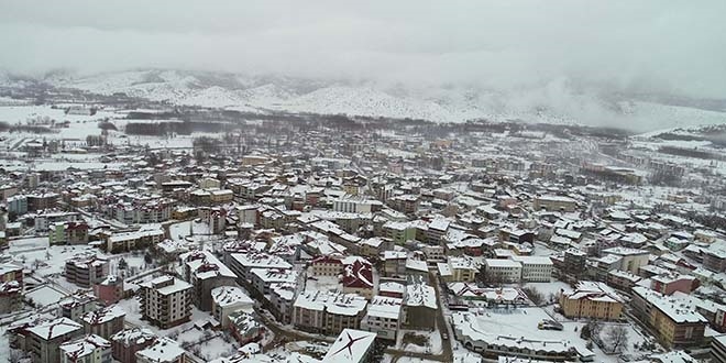 Kahramanmaraş'ın Göksun ilçesine elektrik verilemiyor
