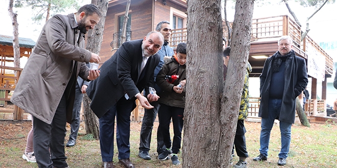 Postacılar artık gittiği her sokağa mama bırakacak