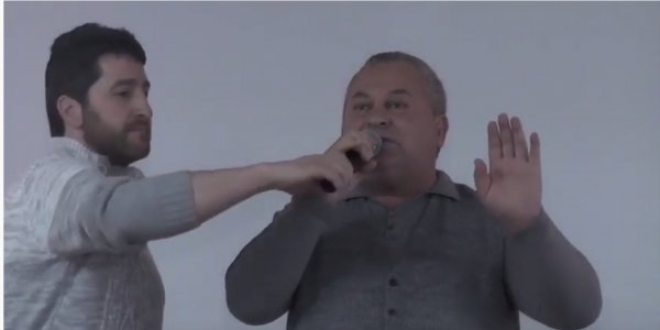 MHP'li vekil Cemal Enginyurt sahneden indirildi
