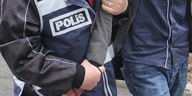 Hasta muayene eden doktorun odasına zarar veren 2 kişi gözaltına alındı