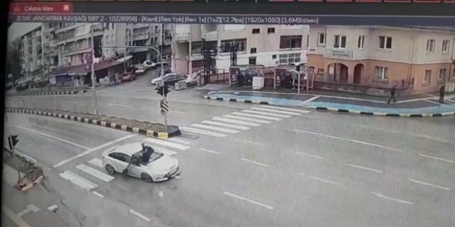 Otomobilin �arpt��� yaya hayat�n� kaybetti