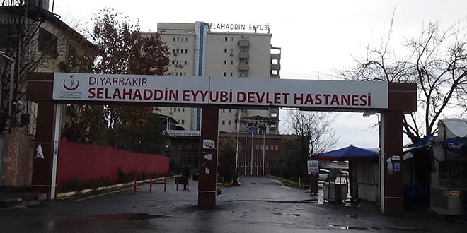 Diyarbakr'da gda zehirlenmesi, onlarca kii hastaneye kotu