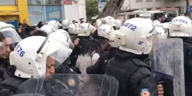 Antalya'da Kadnlarn 'dansl protestosuna' polis engeli