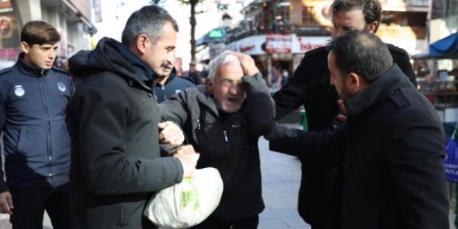 Dilenirken yakalandı, 'Beni bırakın' diye ağladı
