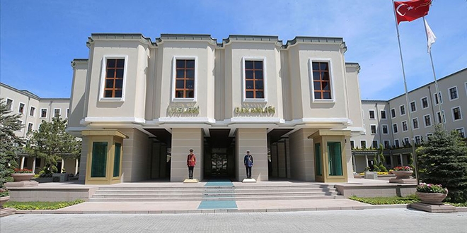 Bürokratlar yeni yılı görev başında karşılayacak