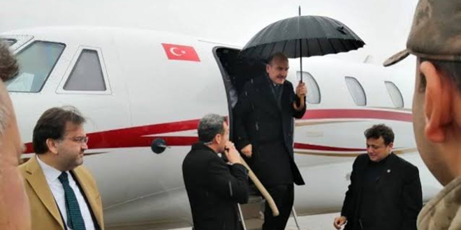 Bakan Soylu'nun uçağı hava muhalefeti nedeniyle Van'a indi