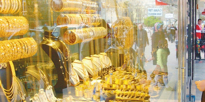 Dolar takip edildi ancak altın kazandırdı