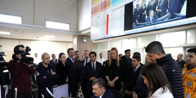 Bakan Koca'dan, 112 Koordinasyon Merkezi çalışanlarına yılbaşı ziyareti