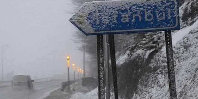 İstanbul'da kısa süreli kar ve dolu yağışı