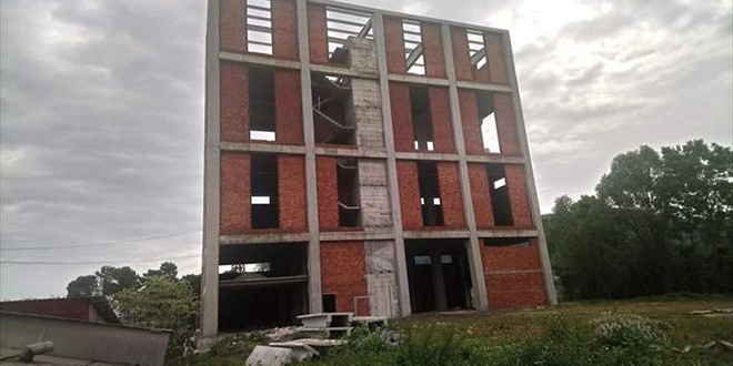 Ordu'da dere yatağındaki 4 katlı binaya yıkım kararı