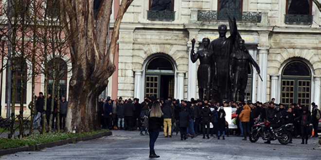 stanbul niversitesi rencilerinden yemekhane dzenlemesine tepki