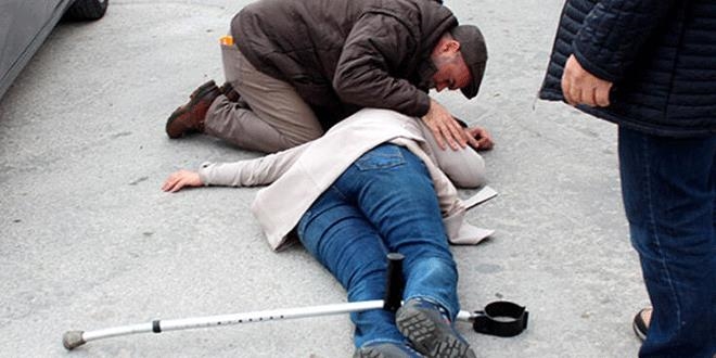 E�ini bu halde buldu... Bir an olsun yan�ndan ayr�lmad�