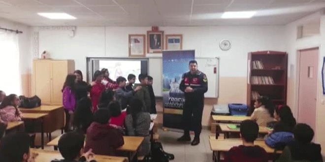 Jandarmadan ��rencilere trafik e�itimi