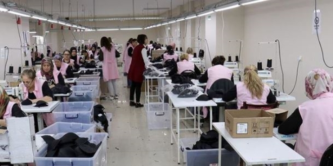 Kadın girişimciler atölye kurdu 45 kişiyi istihdam etti