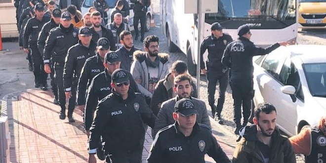 Aydın'da aranan FETÖ şüphelisi 2 kişi yakalandı