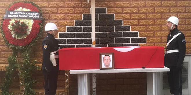 Hayatını kaybeden polis memuru toprağa verildi