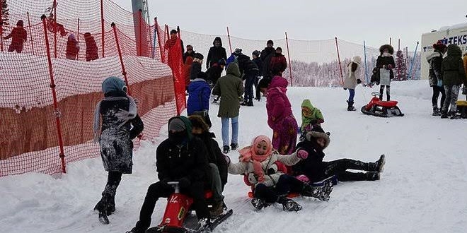 Ilgaz Dağı Kayak Merkezi'nde hafta sonu yoğunluğu