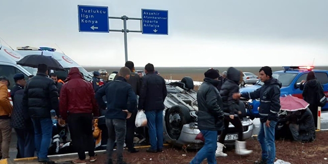 Konya'da iki otomobil çarpıştı: 1 ölü, 8 yaralı