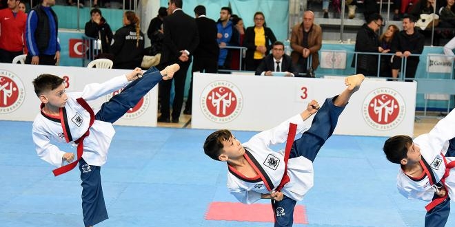 Uluslararas� yar��malarda, �o�unlukla spor dal�nda ba�ar�l�y�z