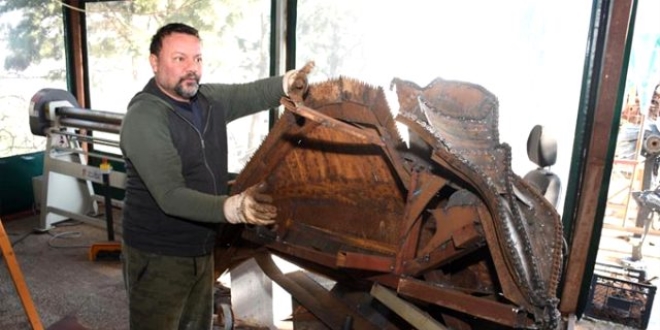 Ünlü heykeltıraş evinde ölü bulundu