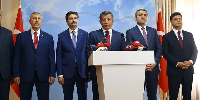 Davutoğlu'nun yardımcısı oy oranlarını açıkladı