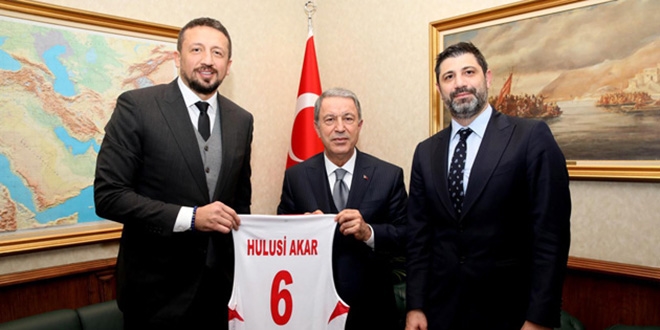 Hidayet Türkoğlu, Bakan Hulusi Akar'ı ziyaret etti