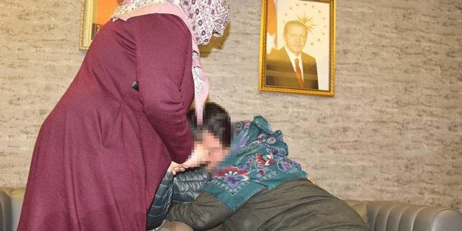 HDP önündeki eylemde bir aile daha yakınına kavuştu