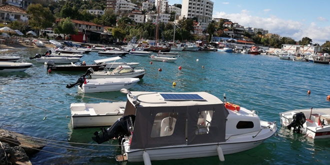 Muğla'nın sakin tatil beldesi Güllük